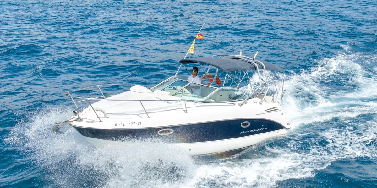 Armani Motorboat